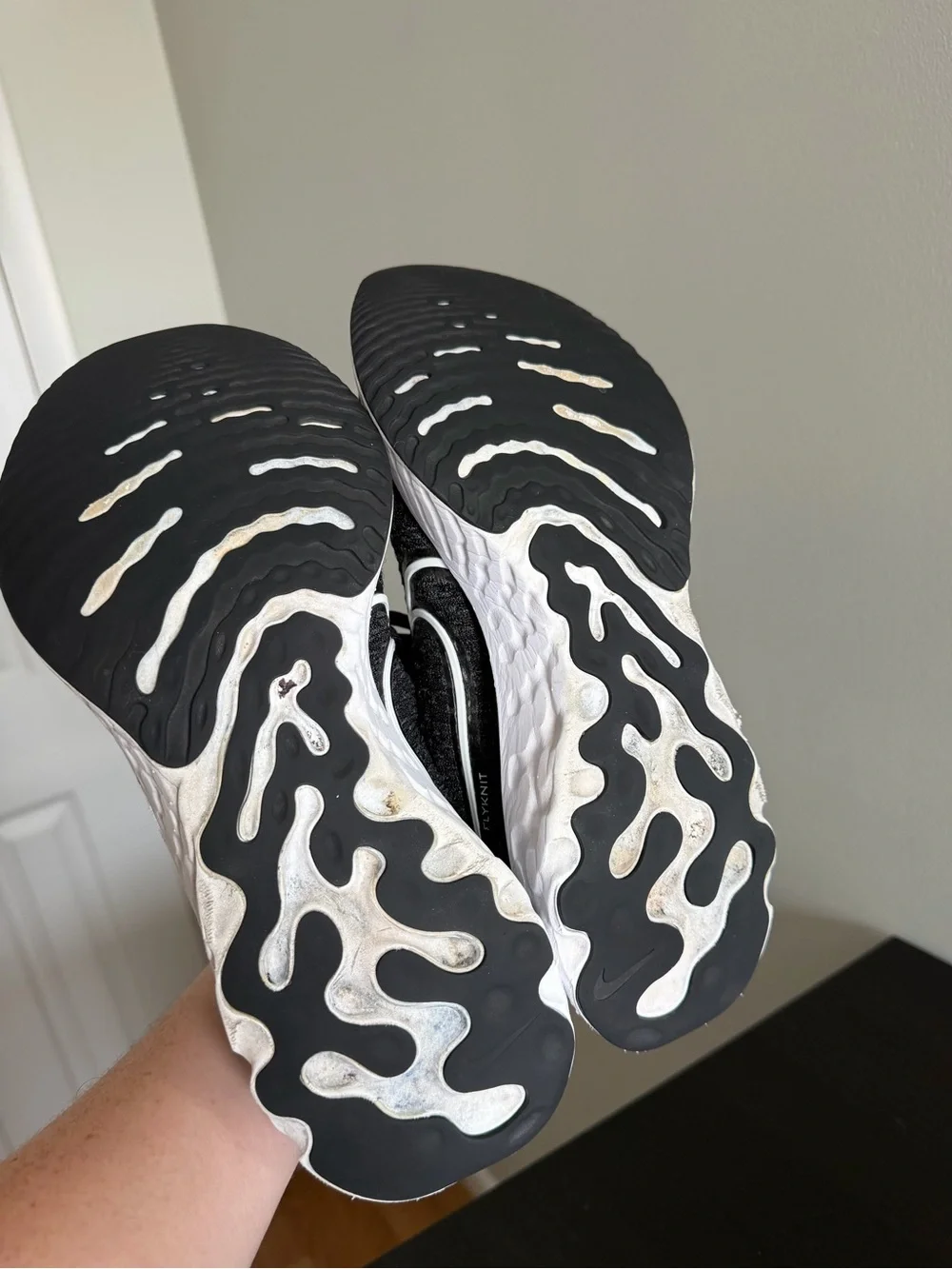 Nike Women’s React Infinity Run Flyknit 3 Black White Size 8.5